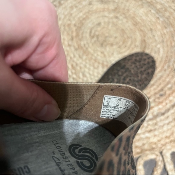 Clarks Loafers Womens 7 Brown Cloudsteppers Leopard Print Slip On Casual 16712 - Picture 4 of 4